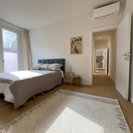 Lägenhet Realkasa Charming Luxury Apt.