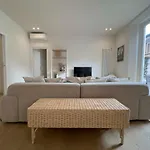Realkasa Charming Luxury Apt. *