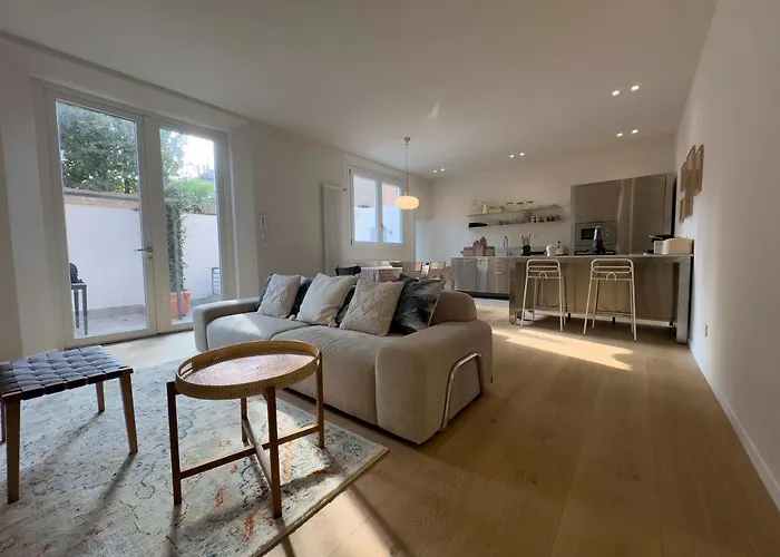 Realkasa Charming Luxury Apt. 아파트